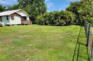 900 Bokhara Pl, Sarasota, FL 34232 - Photo 23