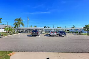 2036 S Mobile Estates Dr, Sarasota, FL 34231 - Photo 17