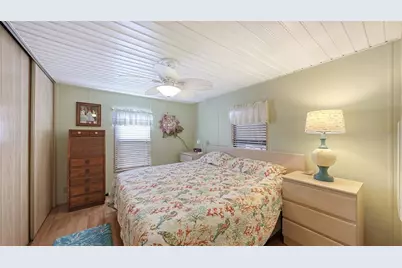 2036 S Mobile Estates Drive, Sarasota, FL 34231 - Photo 13
