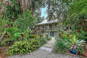 2046 Cordes St, Osprey, FL 34229 - Photo 3