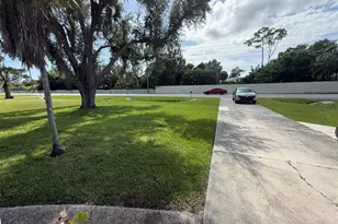 4951 Sawyer Rd, Sarasota, FL 34233 - Photo 3