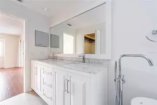 870 Hudson Ave, Sarasota, FL 34236 - Photo 9