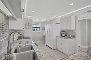 6480 Midnight Pass Rd, Sarasota, FL 34242 - Photo 21
