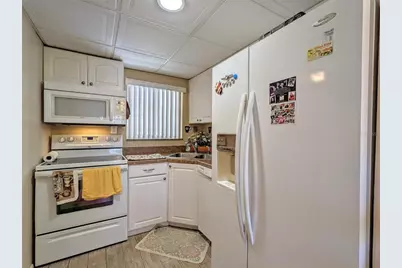 1714 69th Avenue W #B308, Bradenton, FL 34207 - Photo 9