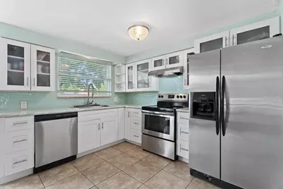 4225 Swift Road, Sarasota, FL 34231 - Photo 7