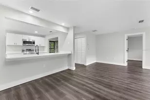 5014 Barrington Cir, Sarasota, FL 34234 - Photo 9