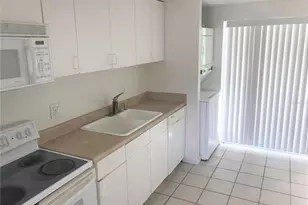 1323 54th Ave E, Bradenton, FL 34203 - Photo 5
