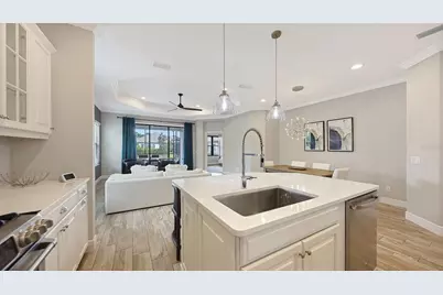 6423 Positano Court, Sarasota, FL 34243 - Photo 15