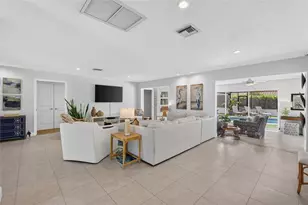 567 Bird Key Dr, Sarasota, FL 34236 - Photo 9