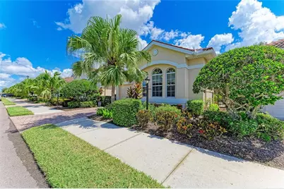 7751 33rd Street E, Sarasota, FL 34243 - Photo 3