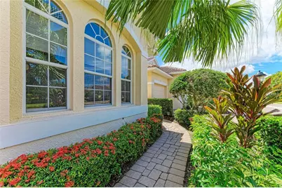 7751 33rd Street E, Sarasota, FL 34243 - Photo 5