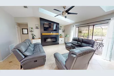 2461 Gold Oak Court E, Sarasota, FL 34232 - Photo 9