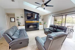 2461 Gold Oak Ct E, Sarasota, FL 34232 - Photo 9