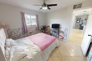 2461 Gold Oak Ct E, Sarasota, FL 34232 - Photo 17
