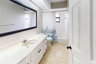 2461 Gold Oak Ct E, Sarasota, FL 34232 - Photo 19