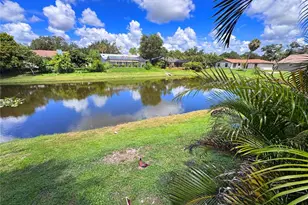2461 Gold Oak Ct E, Sarasota, FL 34232 - Photo 29