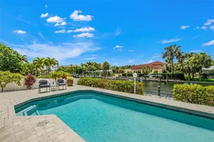 614 Gladstone Ln, Bradenton Beach, FL 34217 - Photo 11