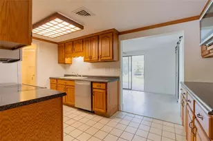 605 Barnes Pkwy, Nokomis, FL 34275 - Photo 11