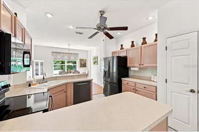 4002 2nd Dr NE, Bradenton, FL 34208 - Photo 9