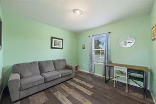 1007 Golden Shiner Ave, Ruskin, FL 33570 - Photo 7