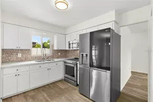 5420 Starwood Pl, Sarasota, FL 34232 - Photo 5