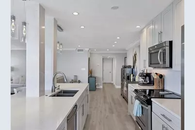 226 Golden Gate Point #44, Sarasota, FL 34236 - Photo 33