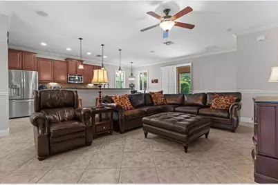 8212 36th Street E, Sarasota, FL 34243 - Photo 5
