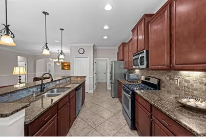 8212 36th Street E, Sarasota, FL 34243 - Photo 11