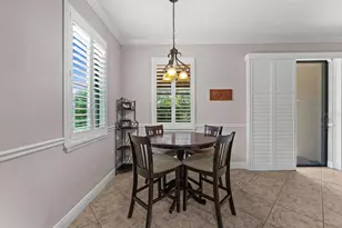 8212 36th St E, Sarasota, FL 34243 - Photo 15