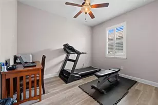 8212 36th St E, Sarasota, FL 34243 - Photo 25
