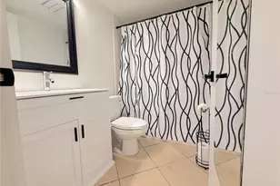 626 Bird Bay Dr S, Venice, FL 34285 - Photo 11