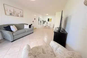 626 Bird Bay Dr S, Venice, FL 34285 - Photo 3