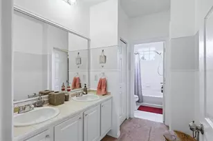 5001 Baraldi Cir, Sarasota, FL 34235 - Photo 17