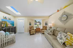 270 W Seminole Dr, Venice, FL 34293 - Photo 5