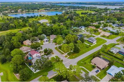2004 Wood Hollow Place, Sarasota, FL 34235 - Photo 35