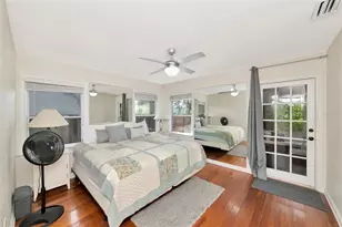 1712 Siesta Dr, Sarasota, FL 34239 - Photo 9
