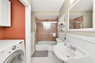 1712 Siesta Dr, Sarasota, FL 34239 - Photo 11
