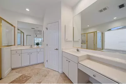 11915 Clubhouse Drive, Lakewood Ranch, FL 34202 - Photo 29