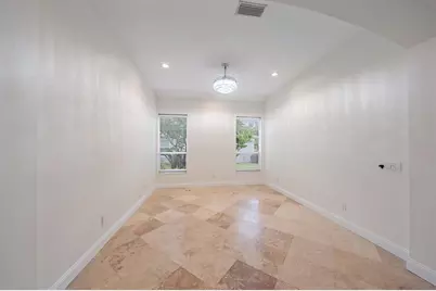 11915 Clubhouse Drive, Lakewood Ranch, FL 34202 - Photo 9