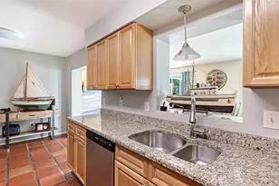 5338 Foxwood Dr, Sarasota, FL 34232 - Photo 9