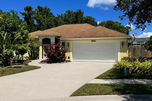 5631 Bent Oak Dr, Sarasota, FL 34232 - Photo 1