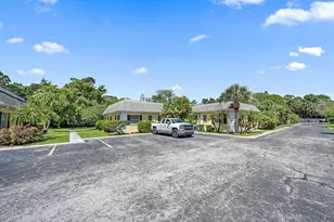 2423 Aspinwall St, Sarasota, FL 34237 - Photo 5