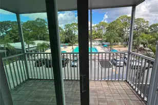 2740 Coconut Bay Ln Ln, Sarasota, FL 34237 - Photo 7