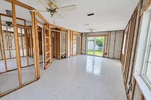 13401 1st St E, Madeira Beach, FL 33708 - Photo 29