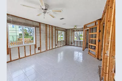 13401 1st Street E, Madeira Beach, FL 33708 - Photo 21