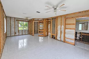 13401 1st St E, Madeira Beach, FL 33708 - Photo 27