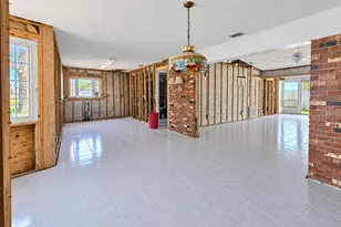 13401 1st St E, Madeira Beach, FL 33708 - Photo 17