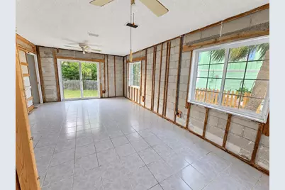 13401 1st Street E, Madeira Beach, FL 33708 - Photo 23
