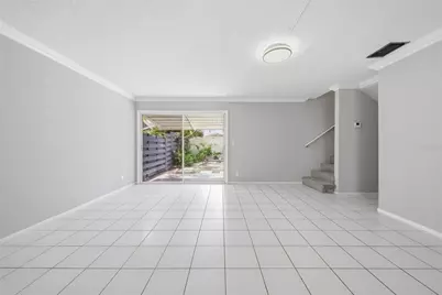 912 Byron Lane #5C, Sarasota, FL 34243 - Photo 7