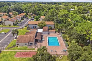 912 Byron Ln, Sarasota, FL 34243 - Photo 3
